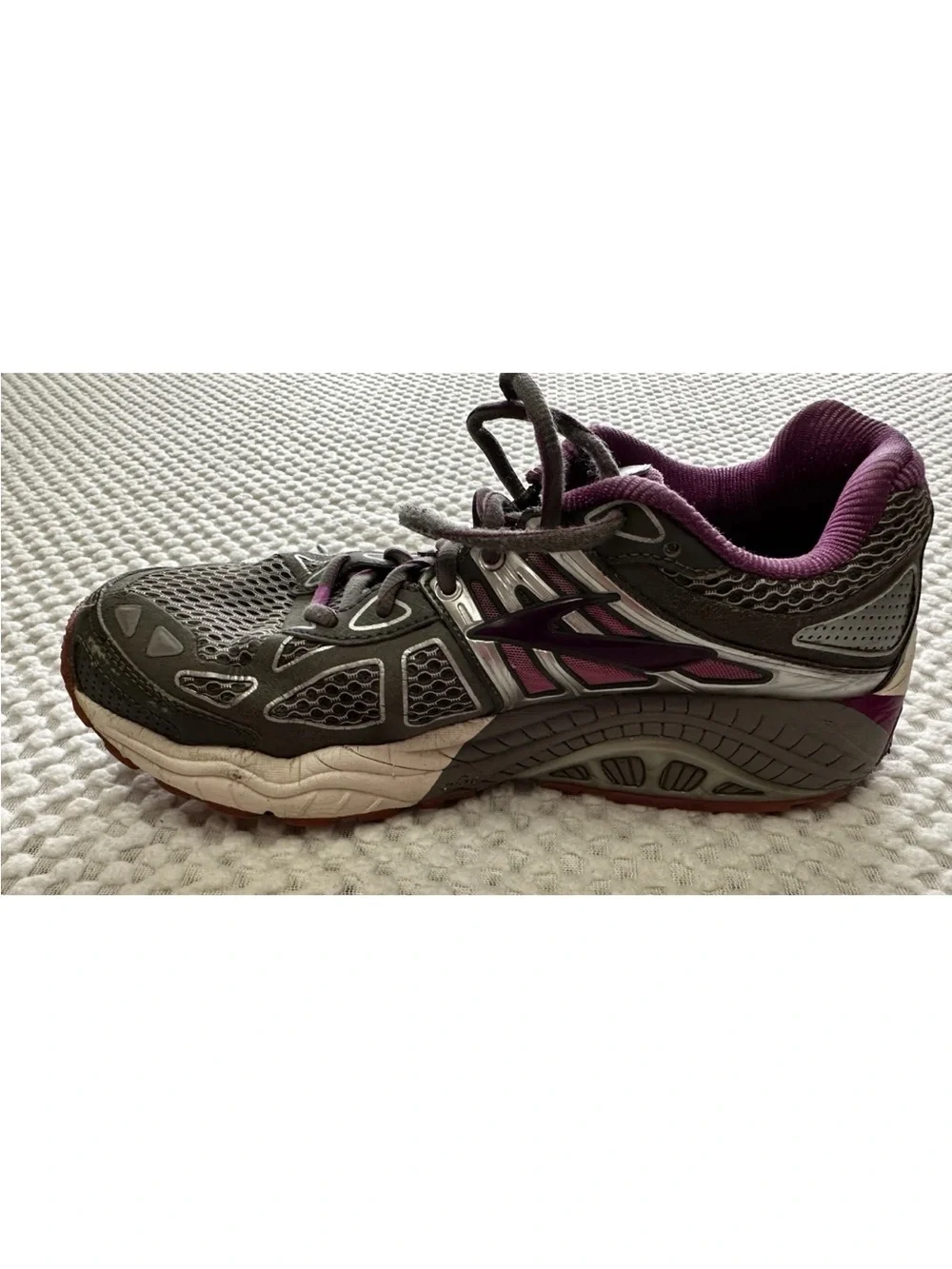 Brooks Ariel 14 Women’s Size 9.5 Gray/Purple Tennis Shoes
